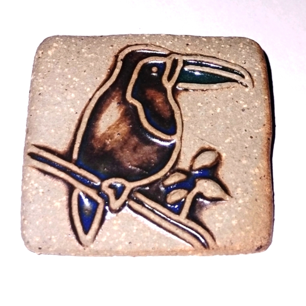 Vintage Mcm 1970s Stoneware Pottery Toucan Pin Brooch